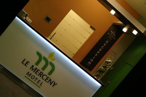 Le Merceny Motel 바스토뉴 외부 사진